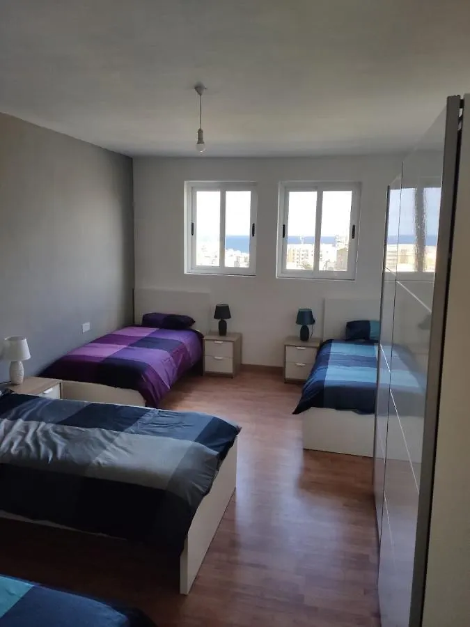 The Students House Hostel Saint Julian's 0*,  Malta