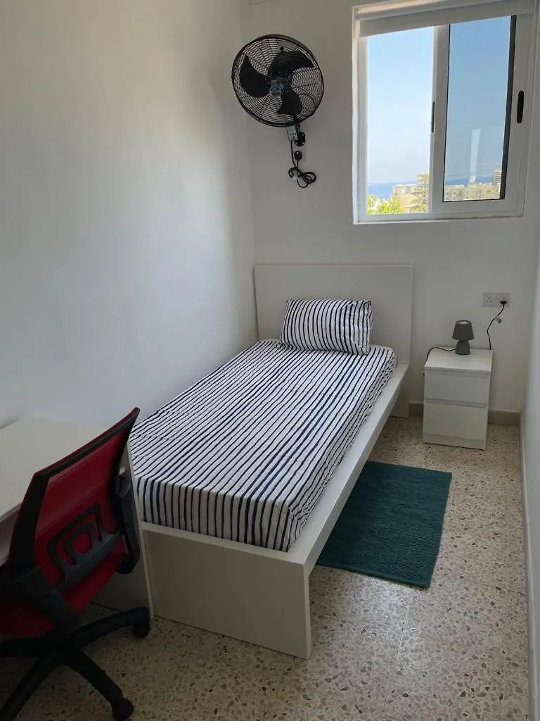The Students House Hostel Saint Julian's 0*,  Malta